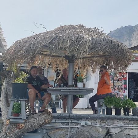 Pleasure Seaside Rooms เปริสซา ภายนอก รูปภาพ