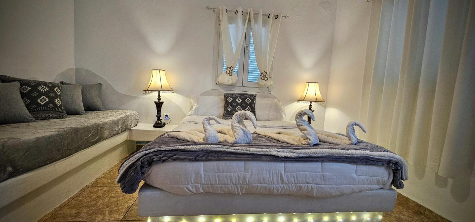 Pleasure Seaside Rooms เปริสซา ภายนอก รูปภาพ