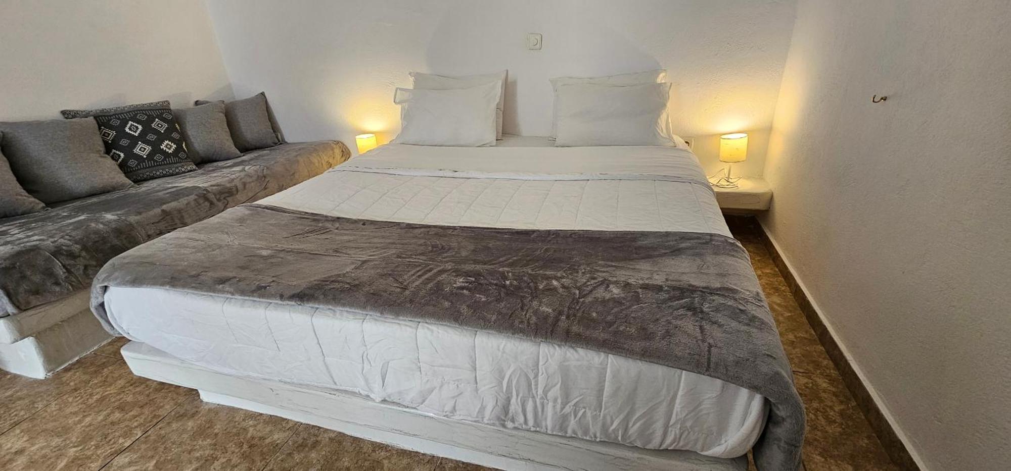 Pleasure Seaside Rooms เปริสซา ภายนอก รูปภาพ